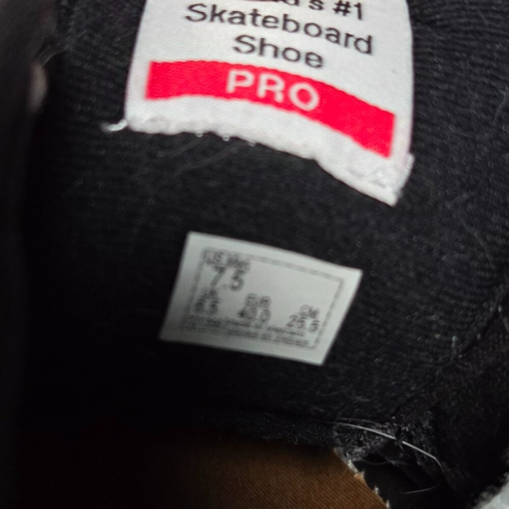 Vans - Picture 2 of 4